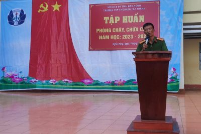 Tập huấn Phòng cháy, chữa cháy cho giáo viên, nhân viên và học sinh trường THPT Nguyễn Tất Thành