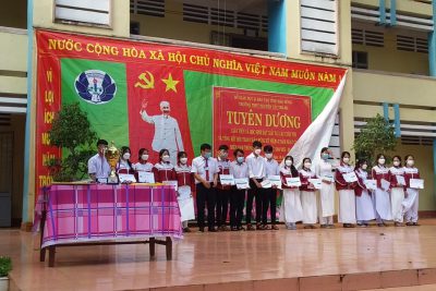 Tuyên dương giáo viên, học sinh đạt giải trong các kỳ thi và tổng kết hội thao kỷ niệm 47 năm giải phóng Miền Nam thống nhất đất nước!
