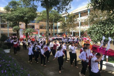 Đoàn viên thanh niên trường THPT Nguyễn Tất Thành với Tết trung thu